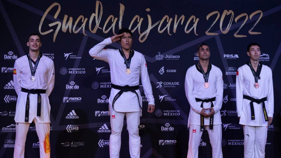 Carlos Sansores logró el primer título mundial de peso pesado para México en Guadalajara 2022