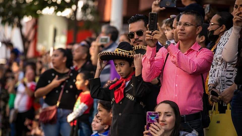 Realizan desfile cívico militar por el CXII Aniversario de la Revolución Mexicana en Culiacán