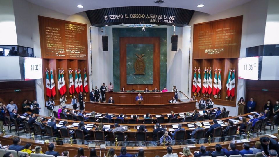 Con motivo de su Primer Informe de Gobierno, Rocha sostiene reunión de trabajo con diputados