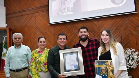 Otorgan reconocimiento al beisbolista  José Luis Urquidy, campeón de Grandes Ligas y mazatleco distinguido