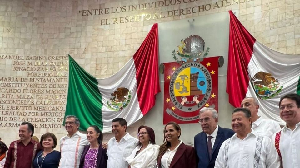 Rocha Moya asiste a la toma de protesta del gobernador de Oaxaca