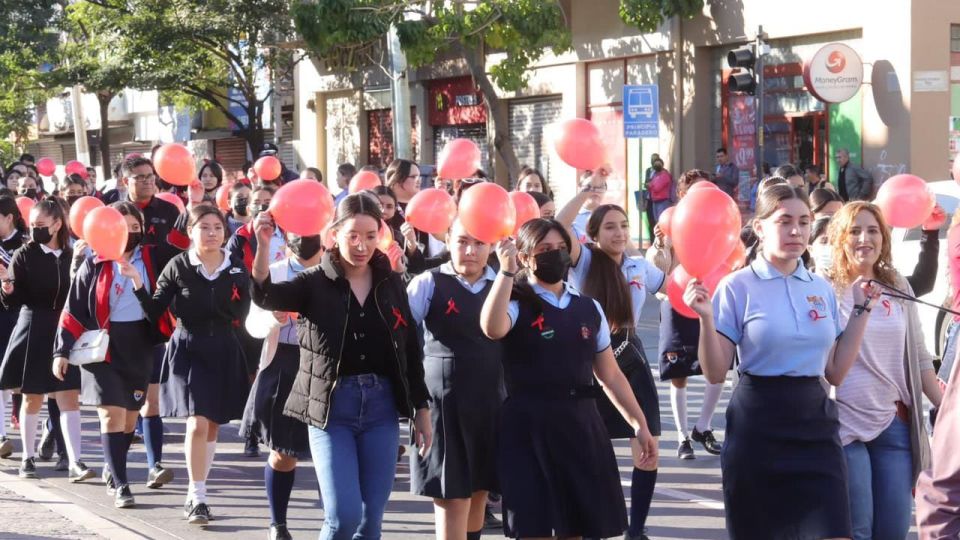 Sector Salud realiza marcha para conmemorar el día mundial de la Lucha contra el VIH/SIDA