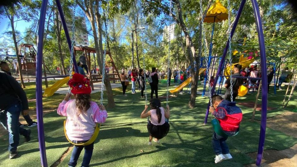 Inauguran área de juegos infantiles en el Parque Central en Mazatlán