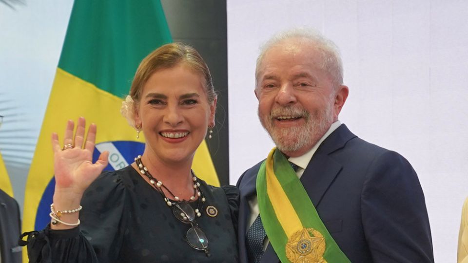 Asiste Gutiérrez Müller a la toma de posesión de Lula Da Silva como presidente de Brasil