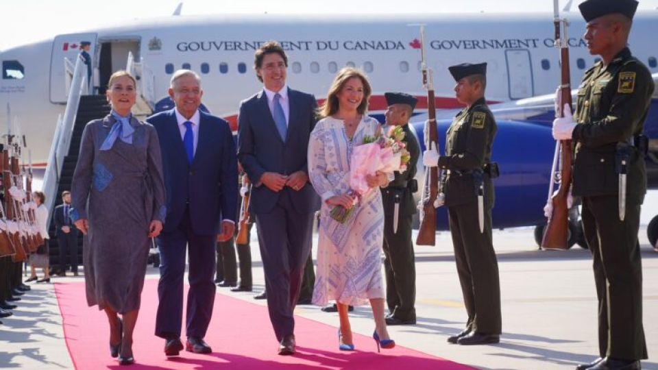 AMLO da la bienvenida al primer ministro de Canadá, Justin Trudeau, a México