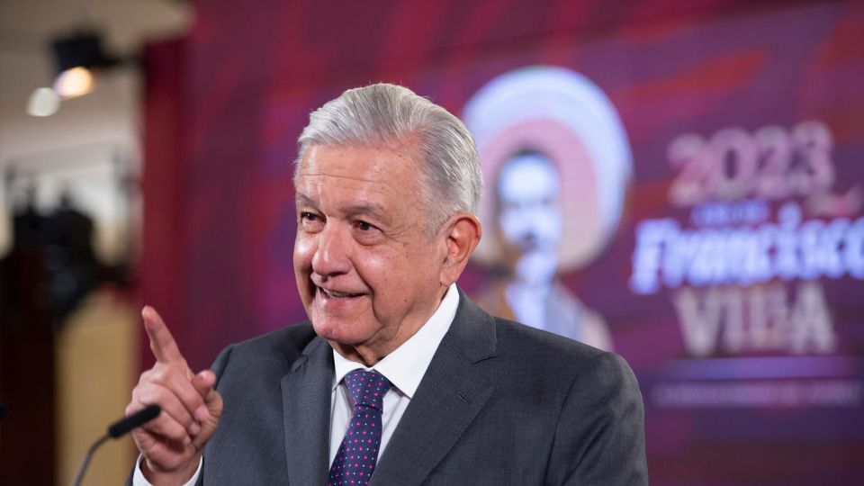 Precios de la canasta básica mantienen tendencia a la baja: AMLO