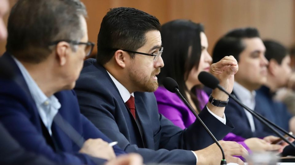 Comparece Secretario de Salud ante Congreso del Estado