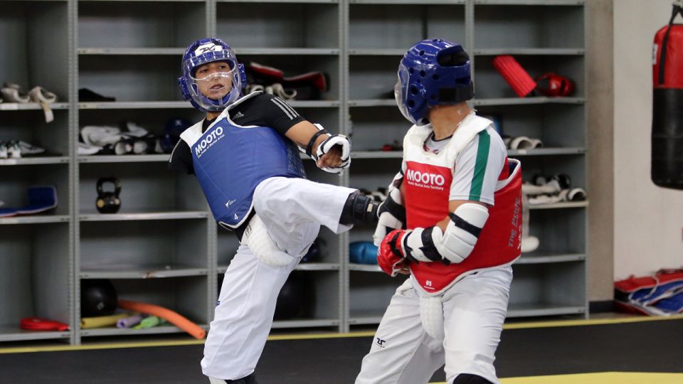 El campeón del para taekwondo, Juan Diego García, entrena en el CNAR para competir en Turquía