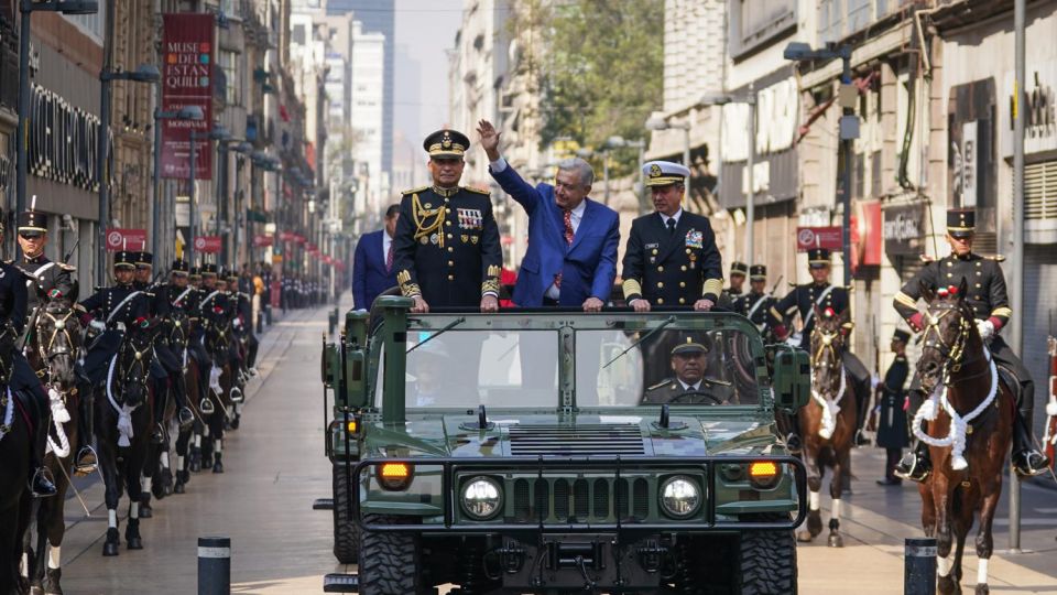 AMLO conmemora 110 Aniversario de la Marcha de la Lealtad en Centro Histórico de la Ciudad de México