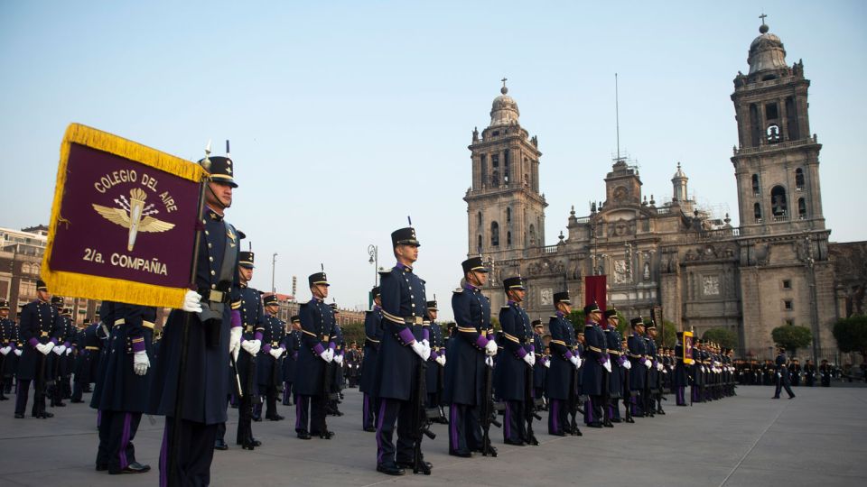 AMLO conmemora 110 Aniversario de la Marcha de la Lealtad en Centro Histórico de la Ciudad de México