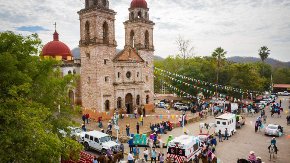 Celebran Cabalgata de la Amistad en la sindicatura de Imala