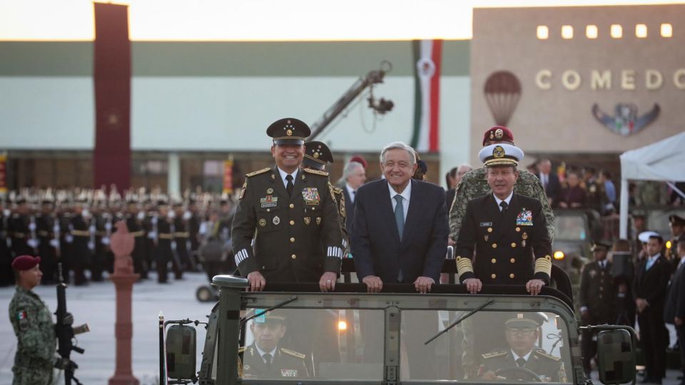 AMLO destaca labor del Ejército Mexicano en construcción de paz y bienestar del pueblo; conmemora 110 aniversario