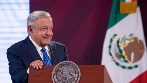 Empresas no deben comprometer abasto de agua para uso doméstico: AMLO