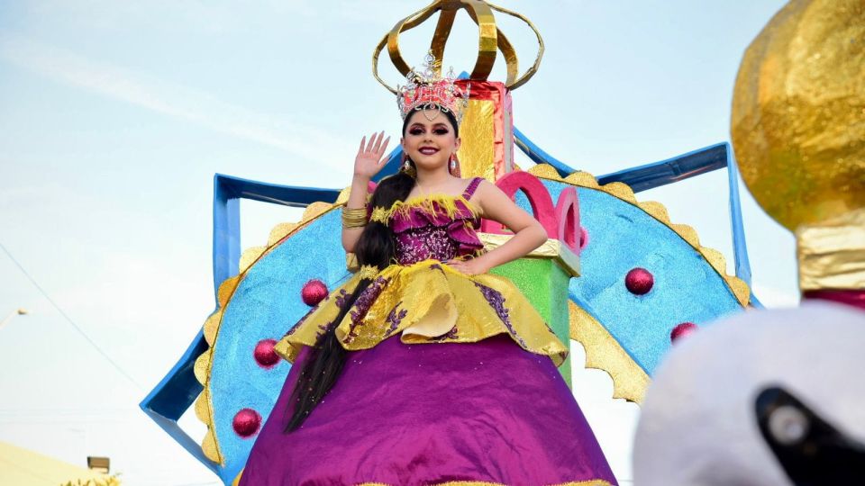 Disfrutan de la magia y el color en el recorrido infantil del Carnaval Guamúchil 2023