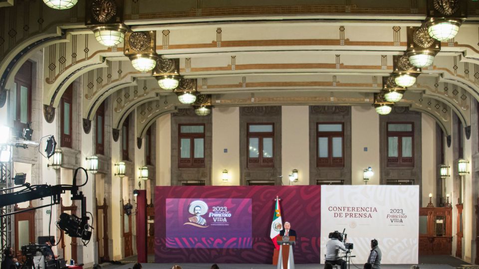 Gobierno fomenta inversión con visión sustentable; no se otorgarán permisos donde no hay agua: AMLO