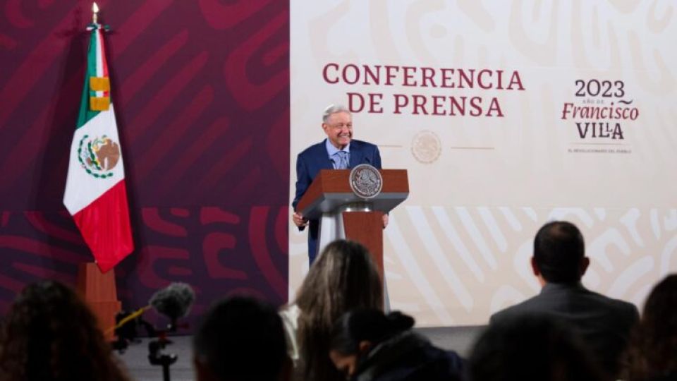 AMLO celebra fortaleza del peso durante su sexenio