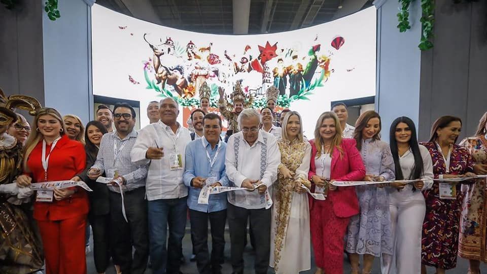 Anunciando un nuevo proyecto ferroviario, inauguran el Pabellón Sinaloa en el Tianguis Turístico 2023