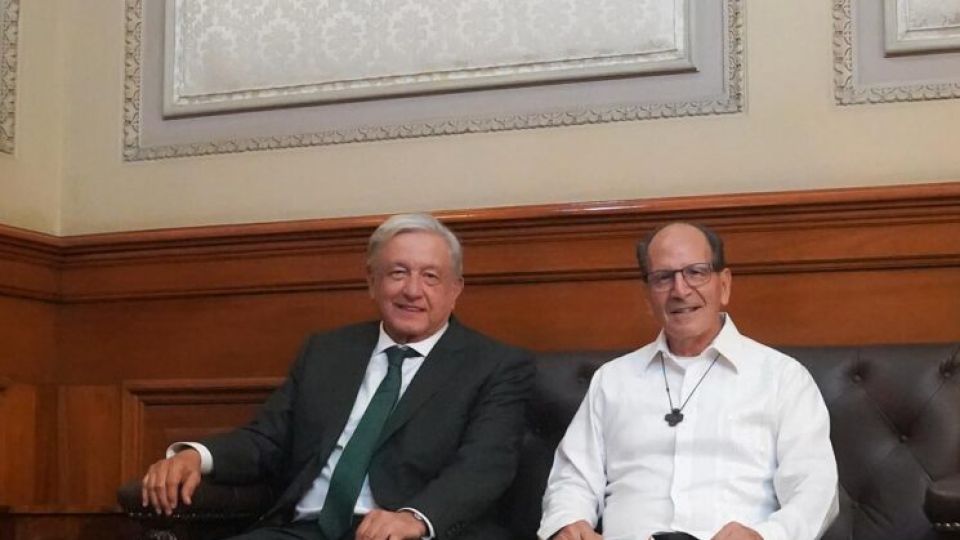 AMLO se reúne en Palacio Nacional con el padre Solalinde para hablar sobre migración