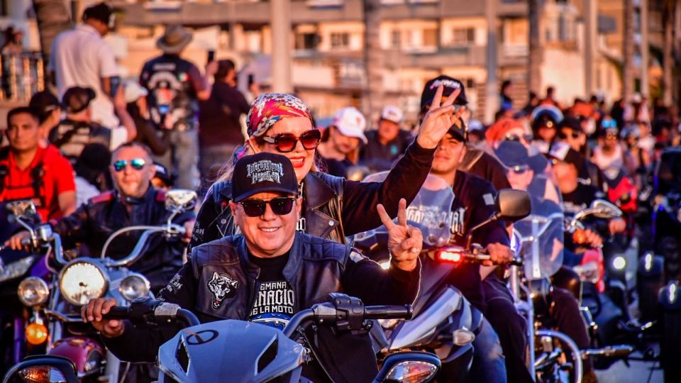 Celebran el tradicional desfile de la Semana de la Moto en Mazatlán