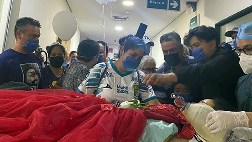 Con su vestido de 15 años despiden con vallas de honor a joven donante de órganos en Aguascalientes