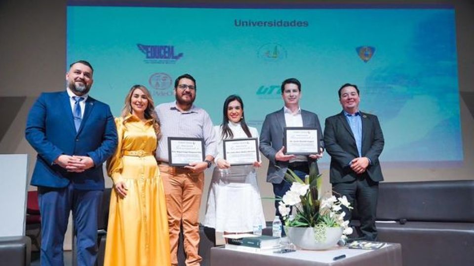 Invita Javier Gaxiola a jóvenes universitarios y emprendedores a ser empáticos y practicar la inteligencia emocional