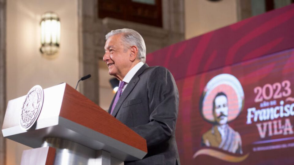 AMLO llama a migrantes a no caer en engaños de traficantes; Gobierno atiende caso Matehuala