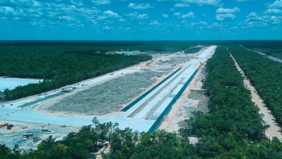 AMLO supervisa tramos del Tren Maya y Aeropuerto Internacional Felipe Carrillo Puerto