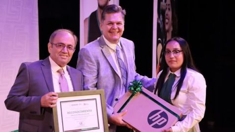 Reciben cinco alumnos de COBAES el premio Bachiller Ejemplar 2023