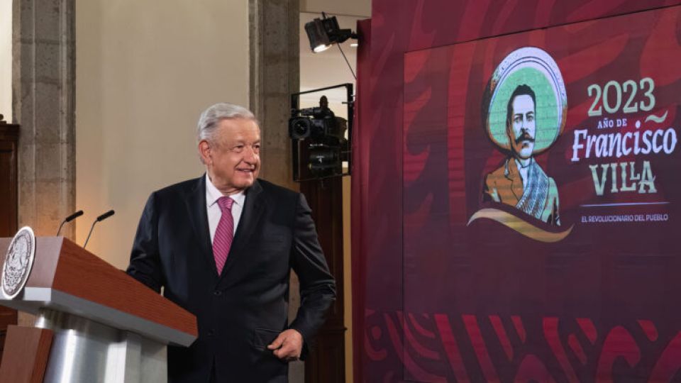 AMLO envía carta a SCJN y cuestiona sueldos elevados de ministros