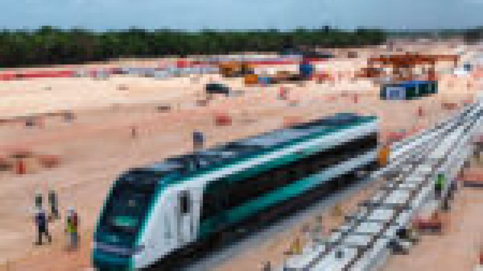 Llega a Cancún el primer vagón del Tren Maya