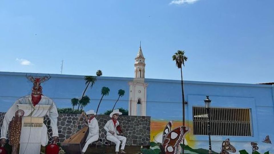 Realizan murales para representar la historia y cultura de los pueblos mágicos