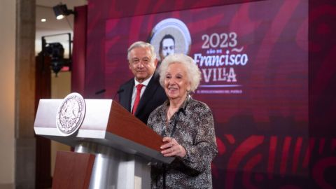 AMLO  recibe a Estela de Carlotto, fundadora de Abuelas de Plaza de Mayo en la mañanera