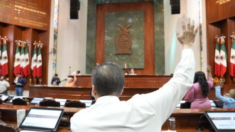 Incorporan a Constitución reformas que reducen edad para ser Gobernador y Diputado local