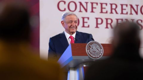 Editoriales y medios impulsan campaña de desinformación sobre libros de texto; AMLO pide escuchar la voz del pueblo