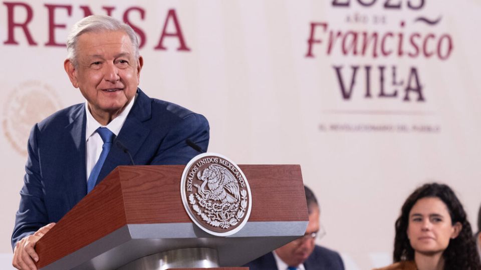 López Obrador celebra retiro de boyas en el río Bravo