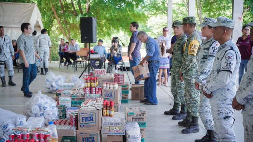 Brindan apoyos productivos a pobladores de San José de las Delicias