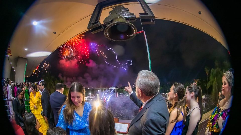 Miles celebran el Grito de Independencia en la explanada de Palacio de Gobierno