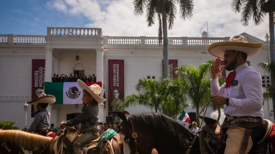 Realizan tradicional Desfile Cívico Militar con motivo del CCXIII Aniversario del Inicio de la Independencia