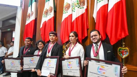 Entregó Congreso del Estado Premio al Mérito Juvenil 2023