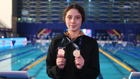 La mexicana Citli Salinas gana dos medallas de oro en Serie Mundial de Para Natación 2023