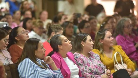 Invitan a mujeres sinaloenses a realizarse la autoexploración para detectar el cáncer de mama