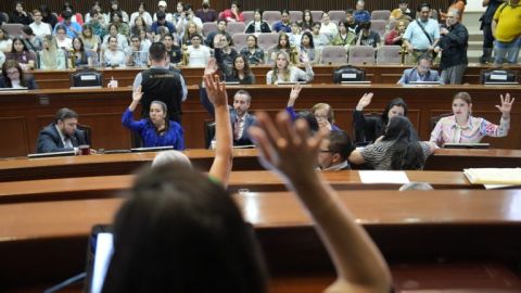 Proponen en Congreso del Estado castigar los hechos de corrupción en el servicio público