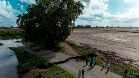 Avance del 25 por ciento en arreglo de caminos y carreteras dañadas por huracán Norma en Sinaloa