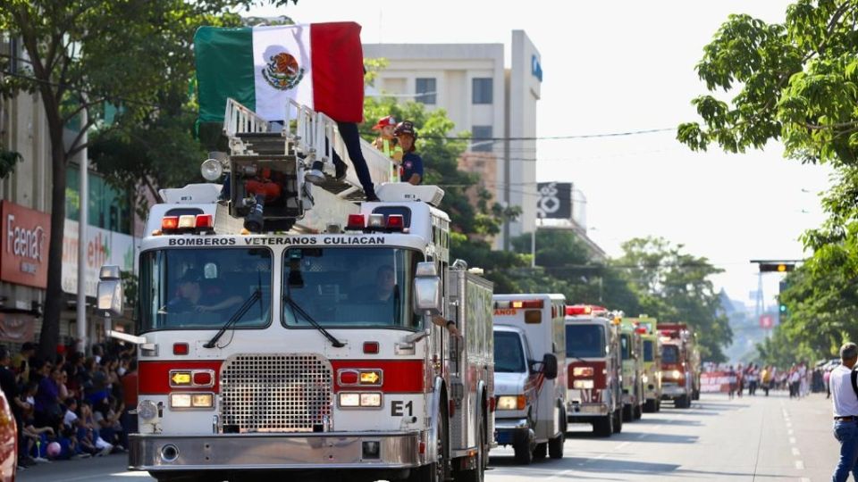 Realizan en Culiacán tradicional desfile cívico militar por el 113 Aniversario de la Revolución Mexicana