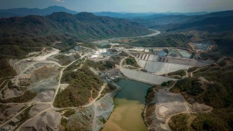 Inauguran AMLO y Rocha Moya la presa Santa María, en El Rosario