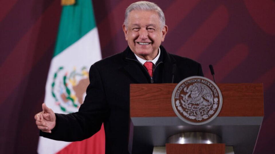 AMLO destacó fortaleza del peso mexicano antes de cerrar el año