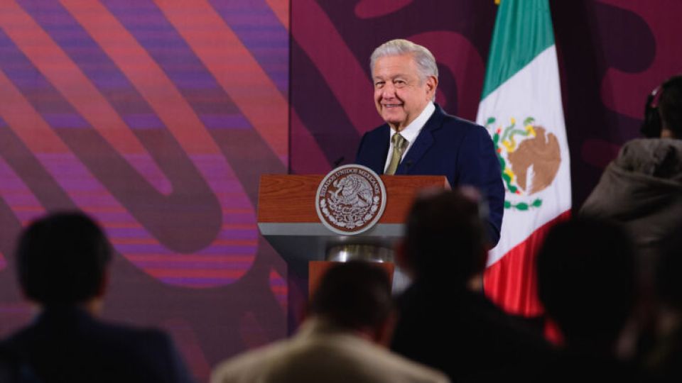 AMLO busca establecer en la Constitución aumentos anuales y por arriba de la inflación al salario mínimo