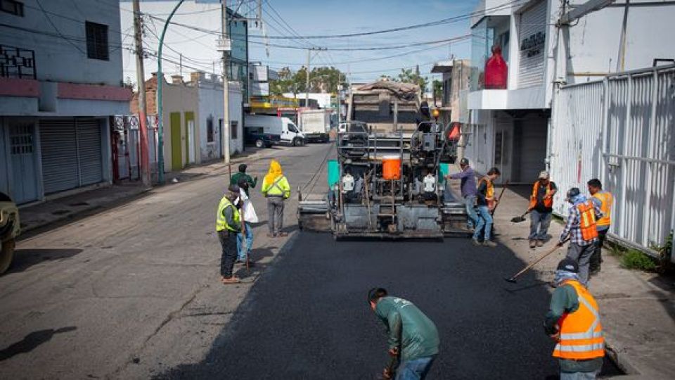 Se realizan en Culiacán trabajos de reencarpetado en la avenida Nicolás Bravo