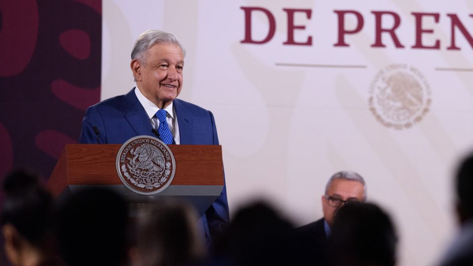 AMLO volverá a enviar nueva reforma eléctrica el 5 de febrero