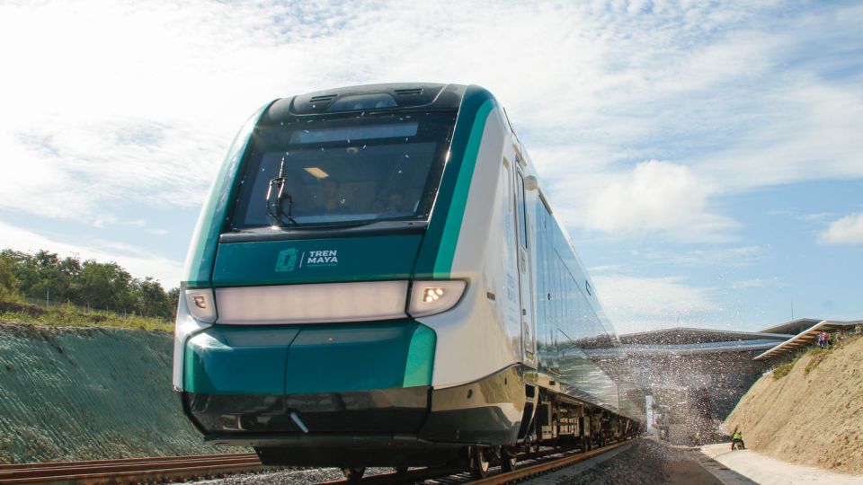 Inauguran tramo Cancún a Playa del Carmen del Tren Maya